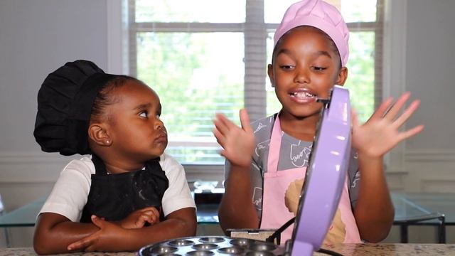 DIY: HOW TO MAKE HOMEMADE CAKE POPS WITH MY BABY COUSIN! | Yoshidoll