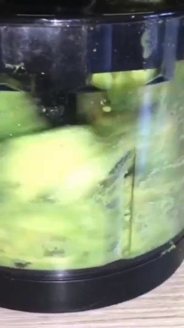 АСМР. Гуакамоле классический рецепт к посту и с сыром Фета. #Shorts