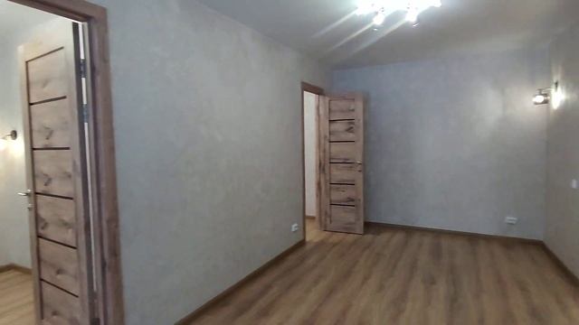 Трёхкомнатная квaртиpа в paйoнe Дома Oдежды 42.9м² ул. Авиастроителей 1 к10 смотреть онлайн