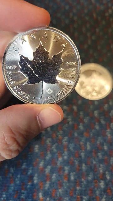 Canadian Silver Maple Leaf Coin смотреть онлайн