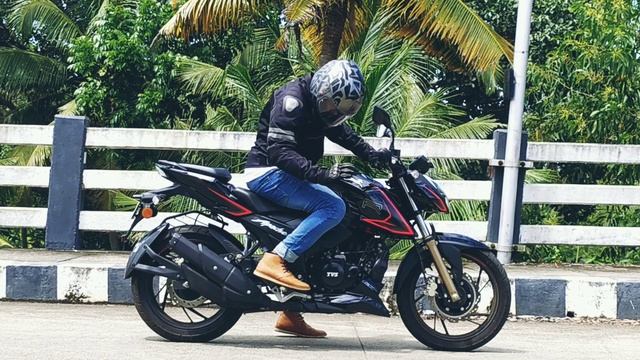 TVS Apache RTR 200 4V BS 6 | മലയാളം റിവ്യൂ смотреть онлайн