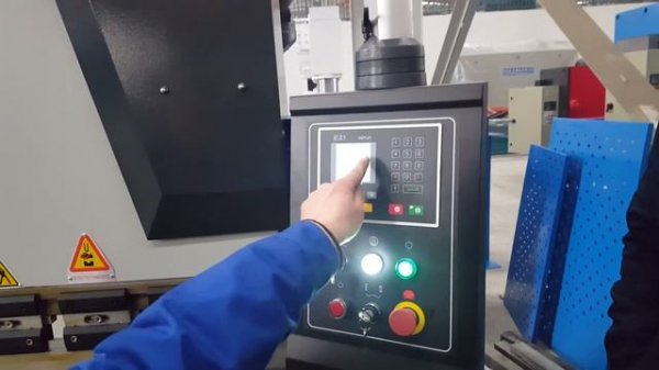 Hydraulic Bending Machine | WC67K-63T2500 Metal Bending Machine from KRRASS