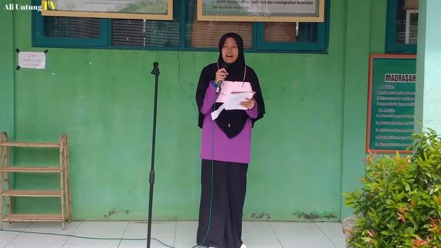 LOMBA MEMBACA PUISI смотреть онлайн