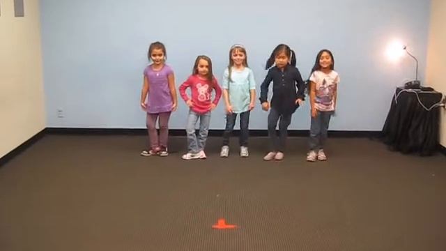 Young girls learn to Model @ 3-2-1- Acting Studios смотреть онлайн