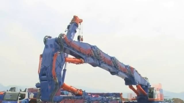 Самый большой кран разрушитель в мире смотреть онлайн