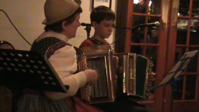 Cafe Mozart - Michael & Silvia Play Auerhahn смотреть онлайн