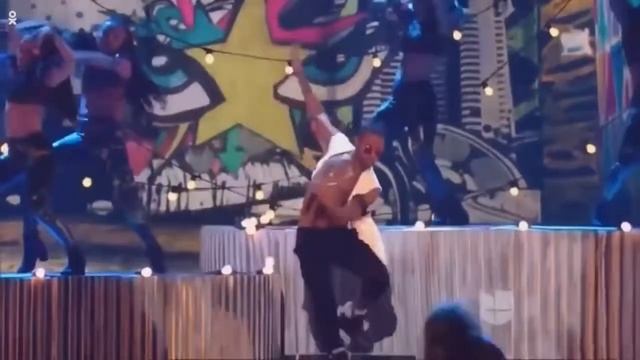 Maluma - Corazón Feat. Nego do Borel (Live at Premio Lo Nuestro 2018) смотреть онлайн