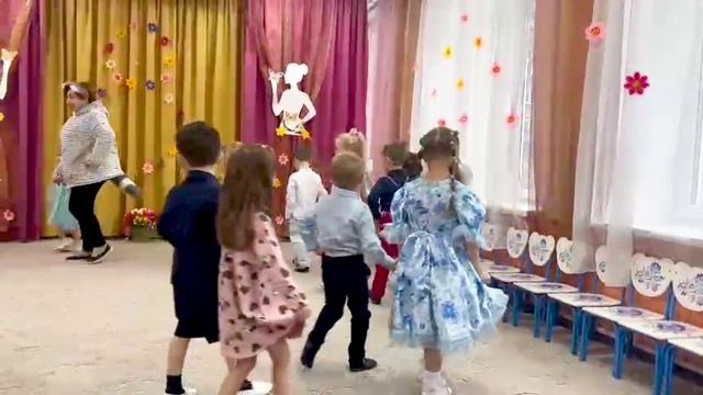 🌿☘🌿8 марта в «Изумрудном городе» смотреть онлайн