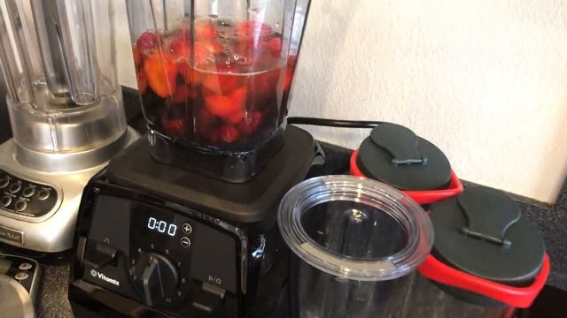 TechTalk: Berry Smoothie with the Vitamix Venturist V1200 Costco Blender смотреть онлайн