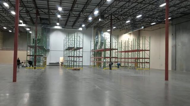 Teardrop Pallet Rack Installation смотреть онлайн