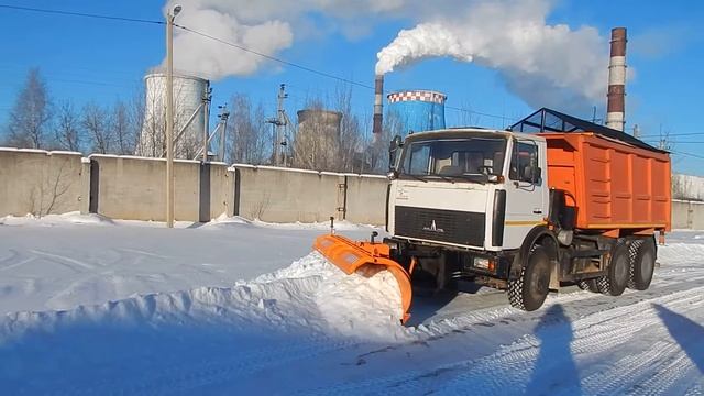 Отвал городской + пескосолераспределитель смотреть онлайн