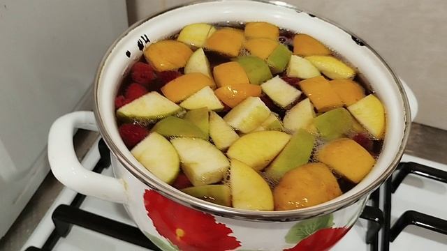 КОМПОТ С ЦИТРУСАМИ И МАЛИНОЙ КЛАДЕЗЬ ВИТАМИНОВ смотреть онлайн