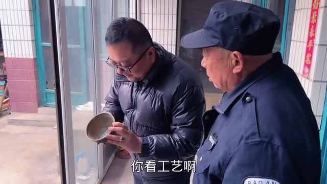 农村收古董：百年难得一见得观音自在像，小哥一眼万年喜欢得不得了，大爷一在加价小哥不以为然#古董#观音#收藏【收藏小哥张恩鹏】