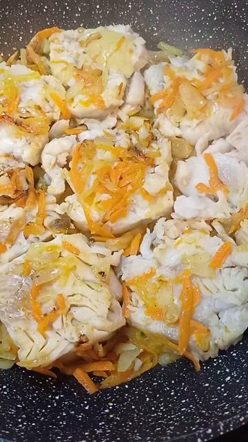 Филе минтай в сливочном соусе.