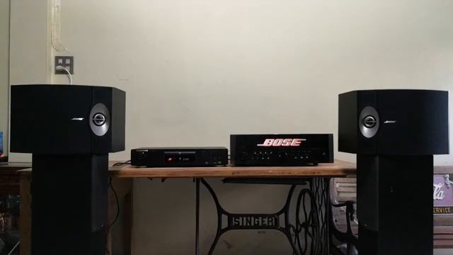 Bose 301V, Bose 4702 II Integrated Amp. смотреть онлайн