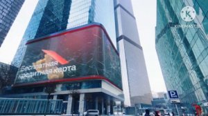 Альфа-Банк разбил стекло в Москва-сити - мишка в рекламе кредитки