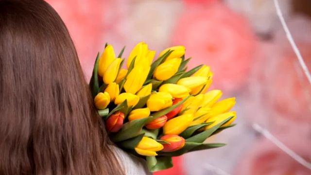 В преддверии праздника 8 Марта... смотреть онлайн