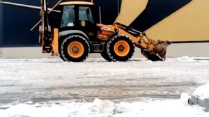 Jcb 4cx уборка снега