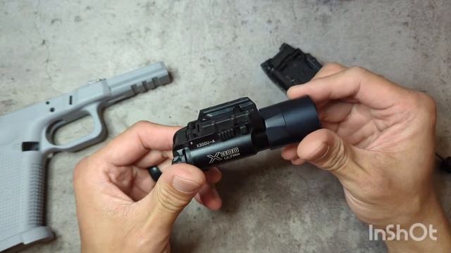 Loose Surefire X300-A? Try Rail-Lock vs Lever-Latch mounting смотреть онлайн