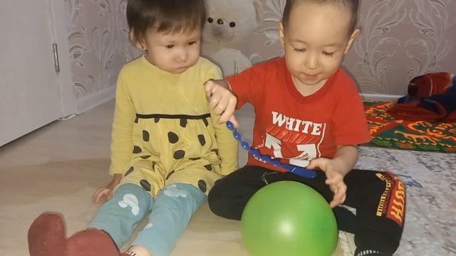 Арман мен Айзеренин шарды жарамыз деген кызыкты саттери! сонында конил куй тусип кетти!#лопаемшарик смотреть онлайн