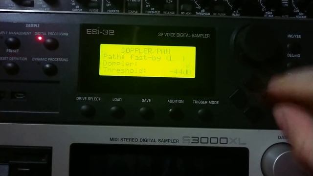 E-MU ESI-32: Doppler effect [STEREO] смотреть онлайн