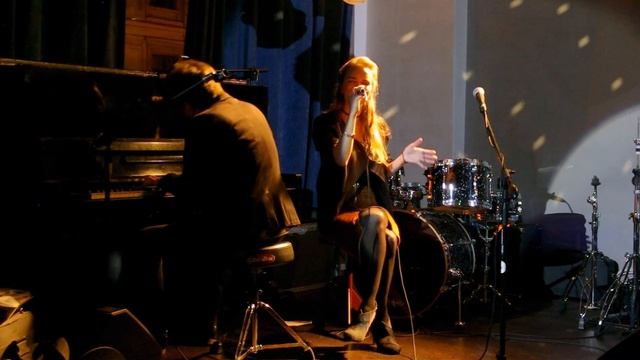 Саша Алмазова и Арман Сидоркин @ Cover Party Unplugged смотреть онлайн