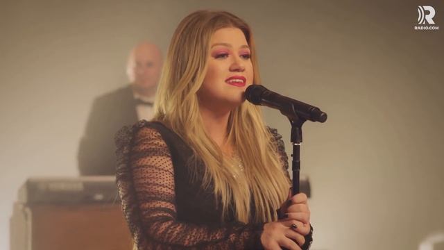 Holiday Music Festival | Kelly Clarkson set смотреть онлайн