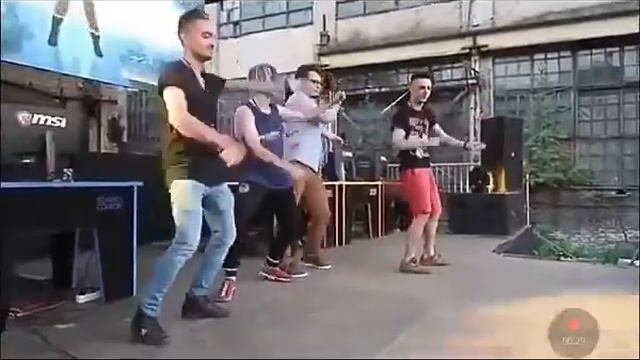 Катя и Эдисон Пчеловод Клип смотреть онлайн