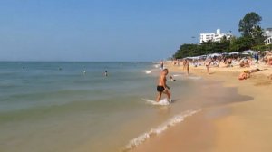 Pattaya beaches. Thailand  Пляж у отеля Adriatic Palace Паттайя