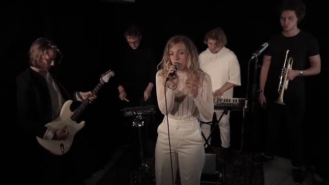 Tunnelvision - Misty Eyes (Live Session) смотреть онлайн