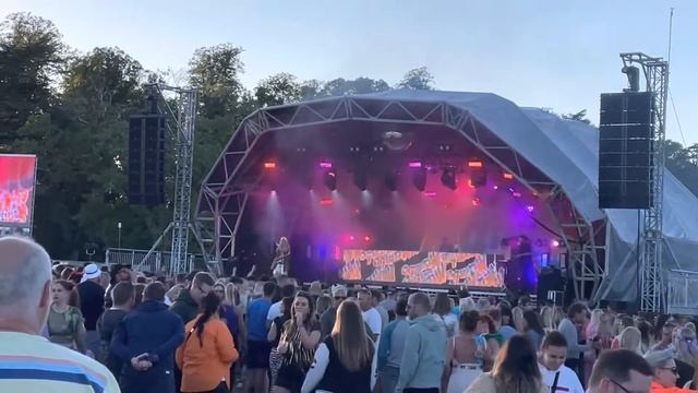 Cafe Mambo @castlehowardyork ‘Classics at the Castle’ 19th August 2022 - Lovely Laura and Ben Santi смотреть онлайн