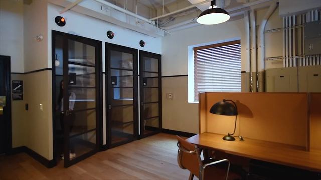 Raydoor Pivot Doors Make Perfect Office Phone Booths смотреть онлайн