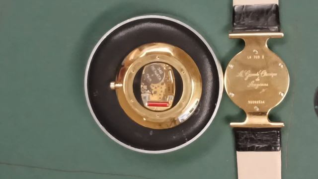 Battery change on a Longines Grand Quartz смотреть онлайн