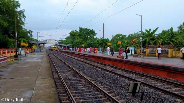 Color blast of Two Beautiful EMU local Train just after Rain смотреть онлайн
