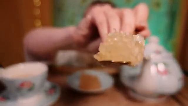 Honey comb eating Behind the scenes Not asmr смотреть онлайн