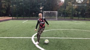 Обучение финту «Чоп Роналду»