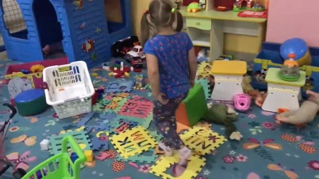 ВЛОГ: КАТЯ НА КАНИКУЛАХ.  В ГОСТЯХ У СВИНКИ ПЕППЫ..