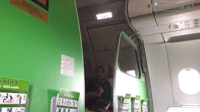Pramugari Cantik Citilink Membuka Pintu Pesawat Airbus A320 Di Bandara International Juanda Surabay