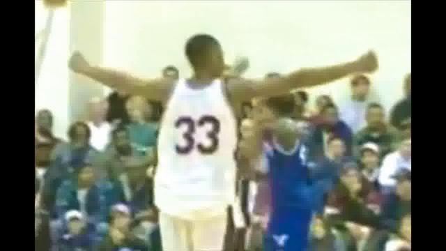 Kobe Bryant Takes over High School Game in 1995 Footage смотреть онлайн