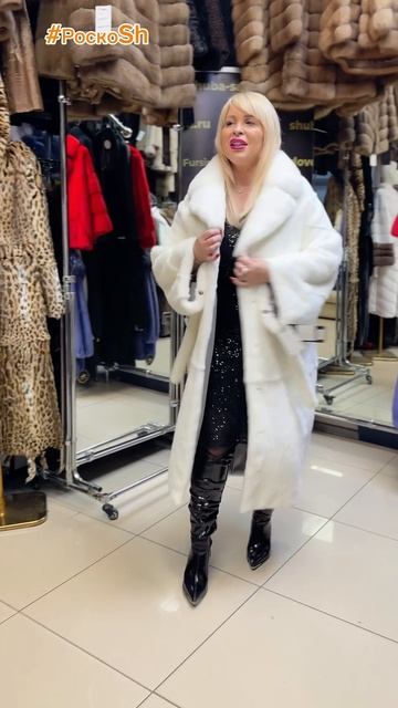 Белоснежная классическая шуба из норки. Модель баллон смотреть онлайн