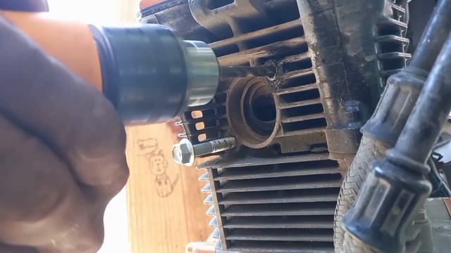 How To remove broken bolt from a Raider 150 Cylinder Head, смотреть онлайн