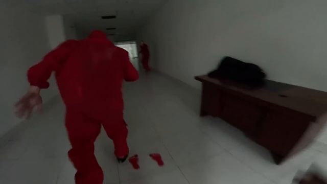 Parkour MONEY HEIST vs POLICE in REAL LIFE ''NEW MEMBER 1.0'' ( Epic Parkour Escape POV Chase ) смотреть онлайн