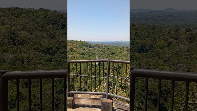 Храмовый комплекс Мулкиригала, близ Тангалле, Шри-Ланка. Верхняя площадка. смотреть онлайн