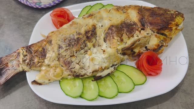 Караси в сметане в духовке / Готовим запеченного карася в сметане и луком смотреть онлайн