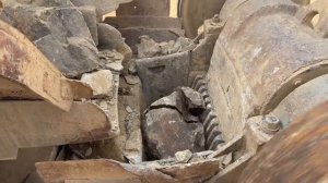 Строительство, дробление щебёнки