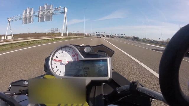 First Drive BMW S1000R смотреть онлайн
