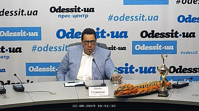 Международный чемпионат по скоростному поеданию фаршированной рыбы в Одессе