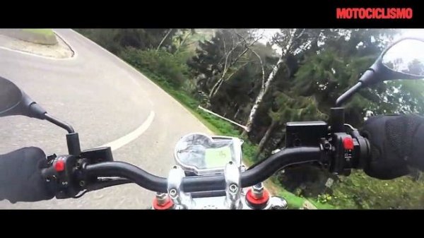 BMW nineT vs Moto Guzzi Griso 8V SE