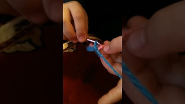 Злата сплела мне браслет из шерстяных ниток