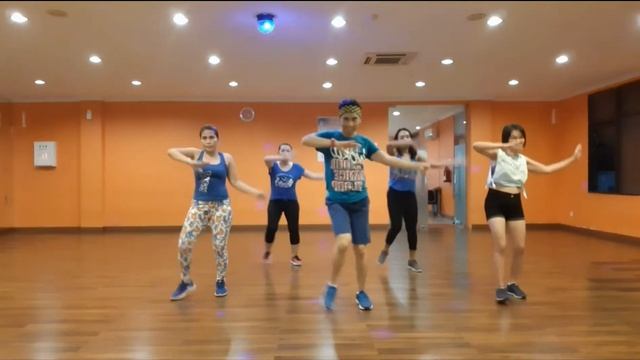Amandote (Anna Carina) (Pre-cooldown) - Zumba Routine (ZIN Arief) смотреть онлайн
